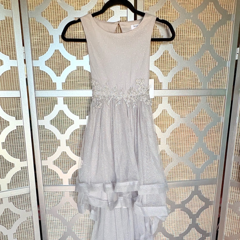 NWT Speechless Silver Sleeveless Tiered Gown